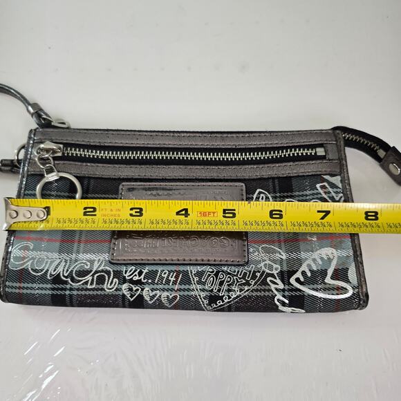 Coach Poppy 1941 Tartan Plaid Wristlet Silver Pewter Graphic Print Academia READ - Picture 8 of 12